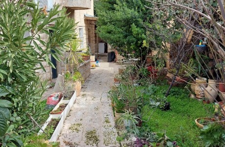 Unique Garden apartment - Derech Hebron, Abu Tor - SOLD!