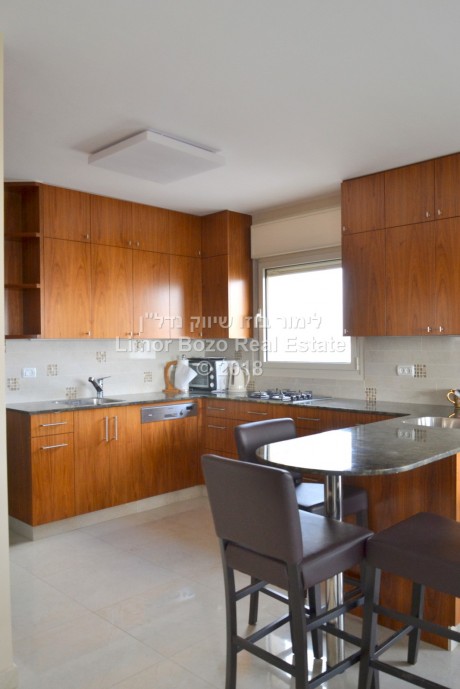 3-bedroom apartment for sale on Hanoch Albek, Jerusalem